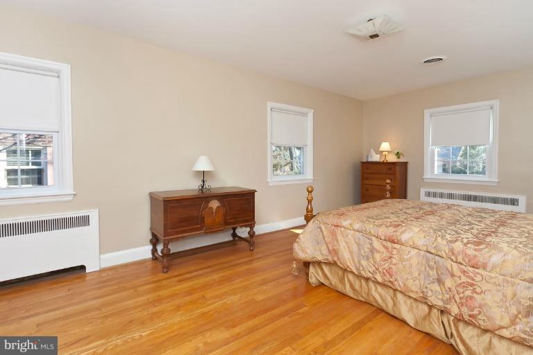 900 Greenleigh Road Baltimore, MD 21212 - Photo 9 of 12 Bedroom (Master)