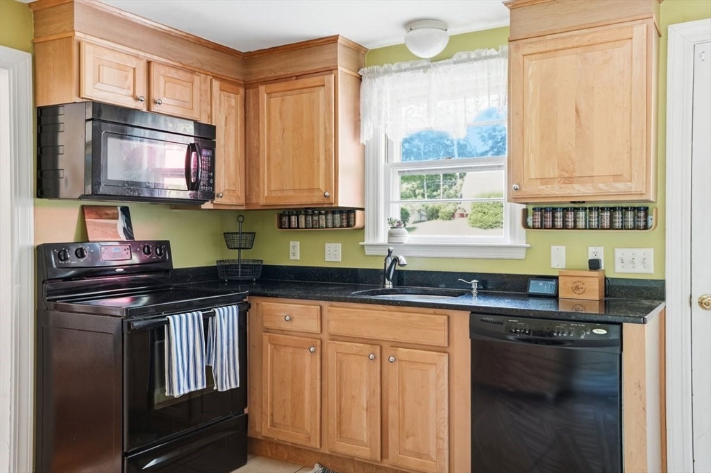43 Jackson Road Scituate, MA 02066 - Photo 3 of 21