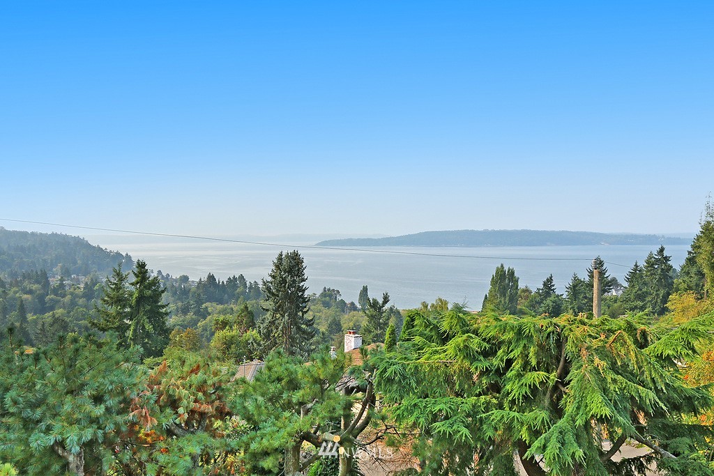 17025 12th Place Southwest Normandy Park, WA 98166 - Photo 1 of 18 Gallery Image 1