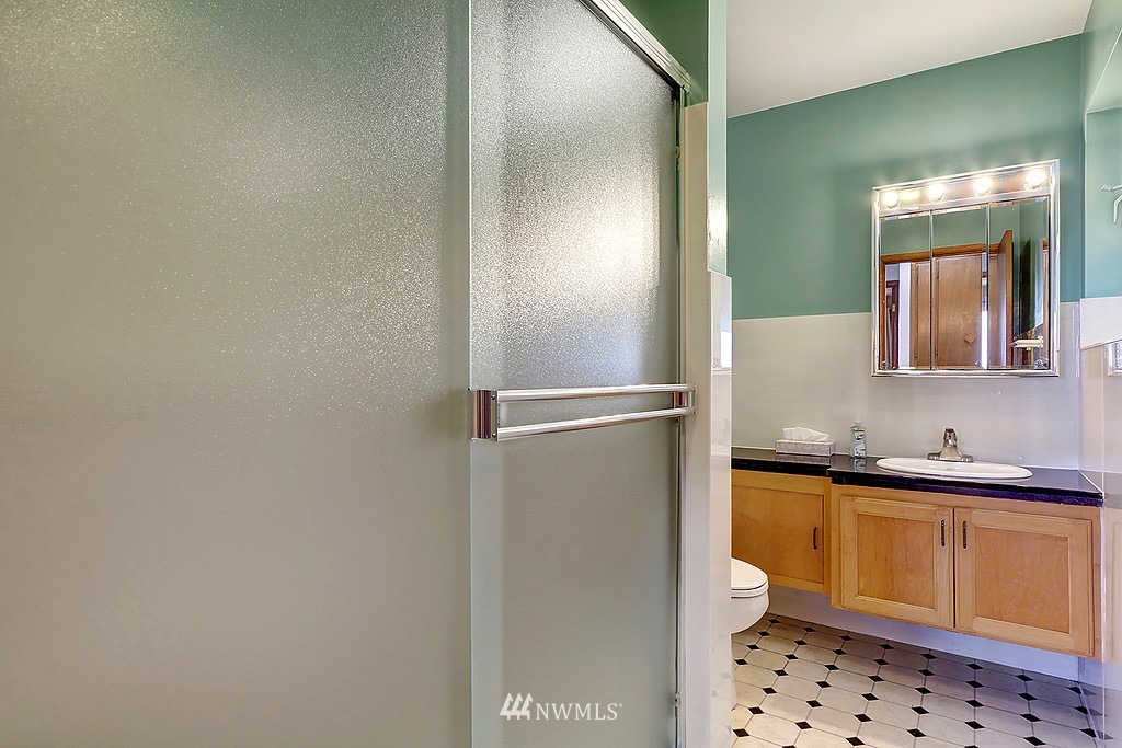 17025 12th Place Southwest Normandy Park, WA 98166 - Photo 14 of 18 Gallery Image 14