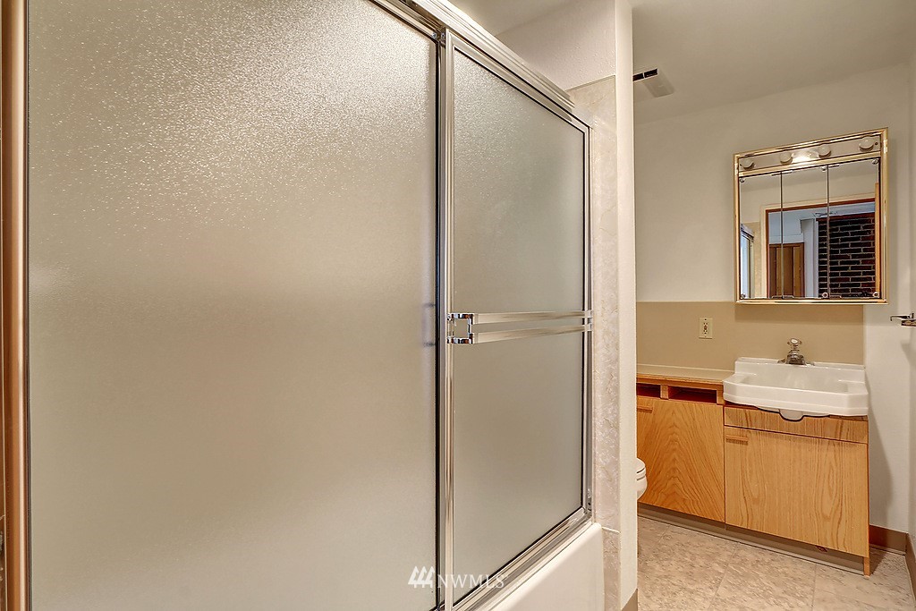 17025 12th Place Southwest Normandy Park, WA 98166 - Photo 15 of 18 Gallery Image 15