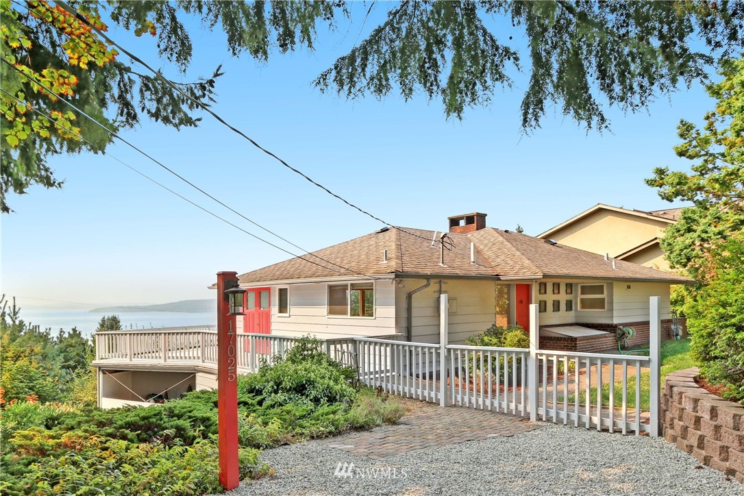 17025 12th Place Southwest Normandy Park, WA 98166 - Photo 4 of 18 Gallery Image 4