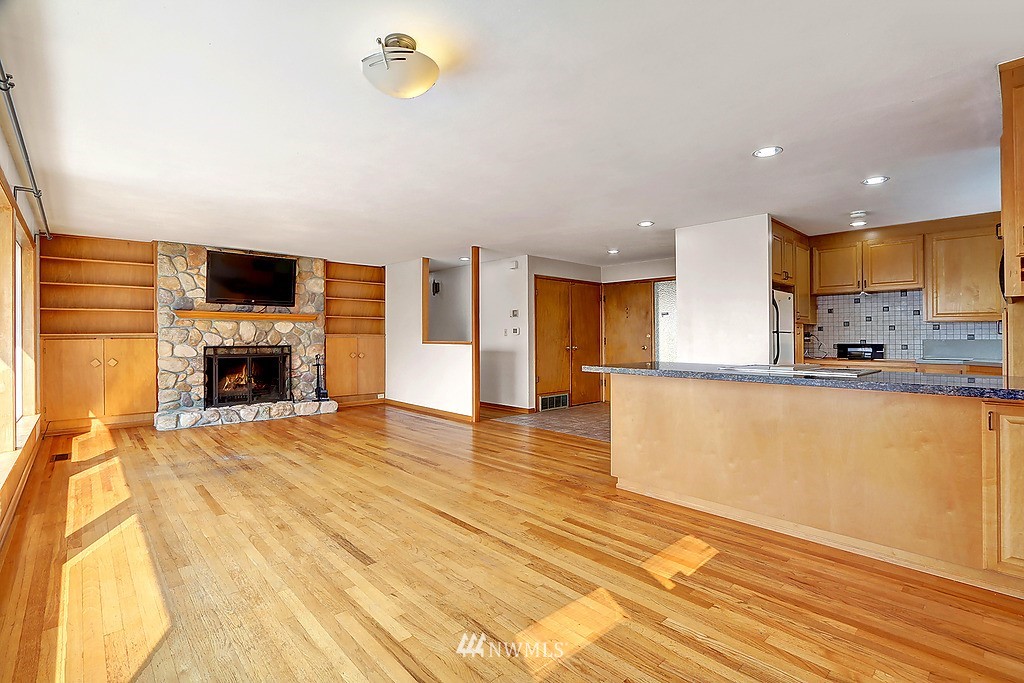 17025 12th Place Southwest Normandy Park, WA 98166 - Photo 8 of 18 Gallery Image 8