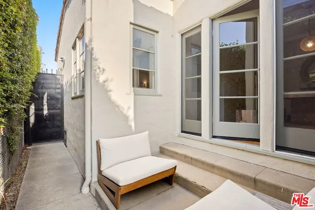 $2,300,000 | 6502 Commodore Sloat Drive, Los Angeles, CA 90048