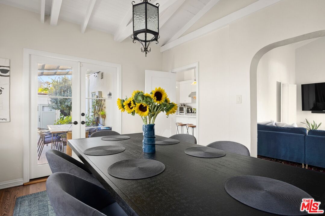 6502 Commodore Sloat Drive Los Angeles, CA 90048 - Photo 6 of 31