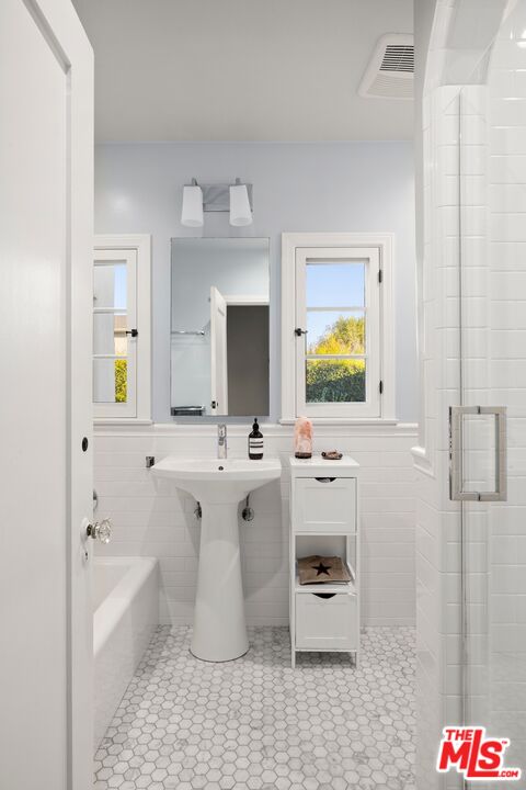 6502 Commodore Sloat Drive Los Angeles, CA 90048 - Photo 9 of 31