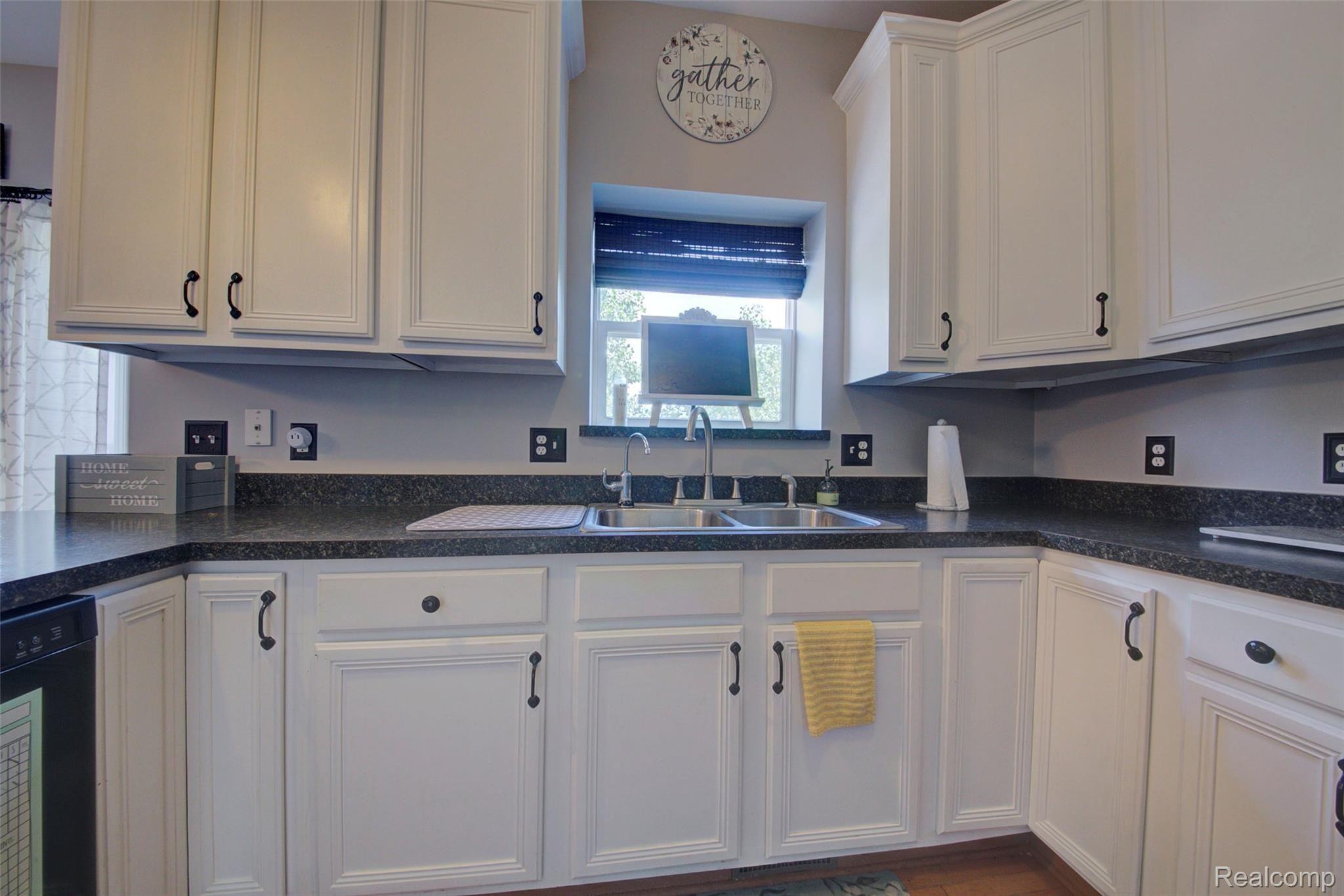 2720 Clivedon Road Howell, MI 48843 - Photo 7 of 50 930A0568_69_70.jpg