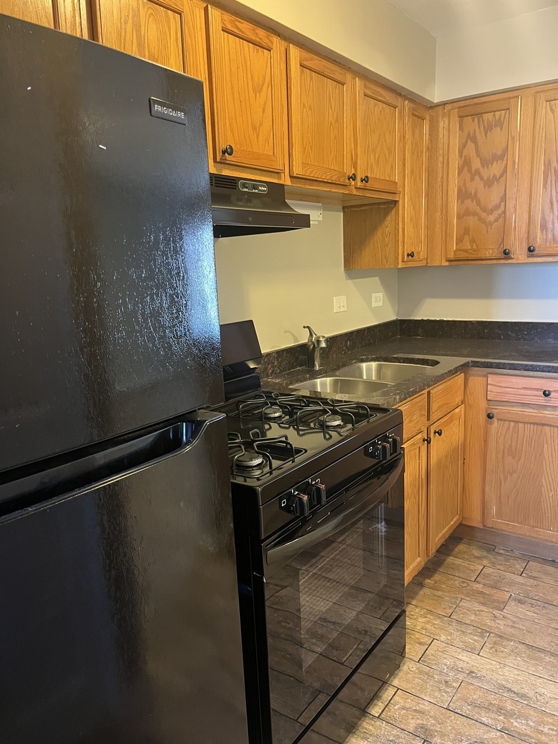 14601 Keystone Avenue, Unit B4 Midlothian, IL 60445 - Photo 5 of 8