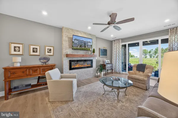 $585,000 | 129 Wheelhouse Way, Unit 11, Chester, MD 21619
