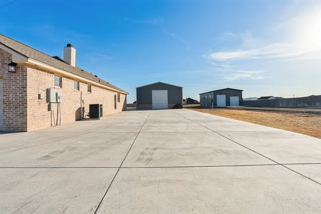 a view of a house with entertaining space