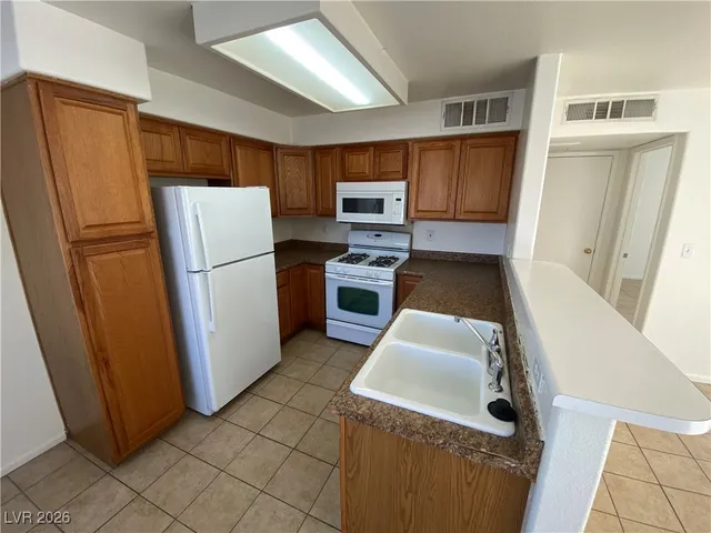 $1,100 | 5196 Mandalay Springs Drive, Unit 201, Las Vegas, NV 89120