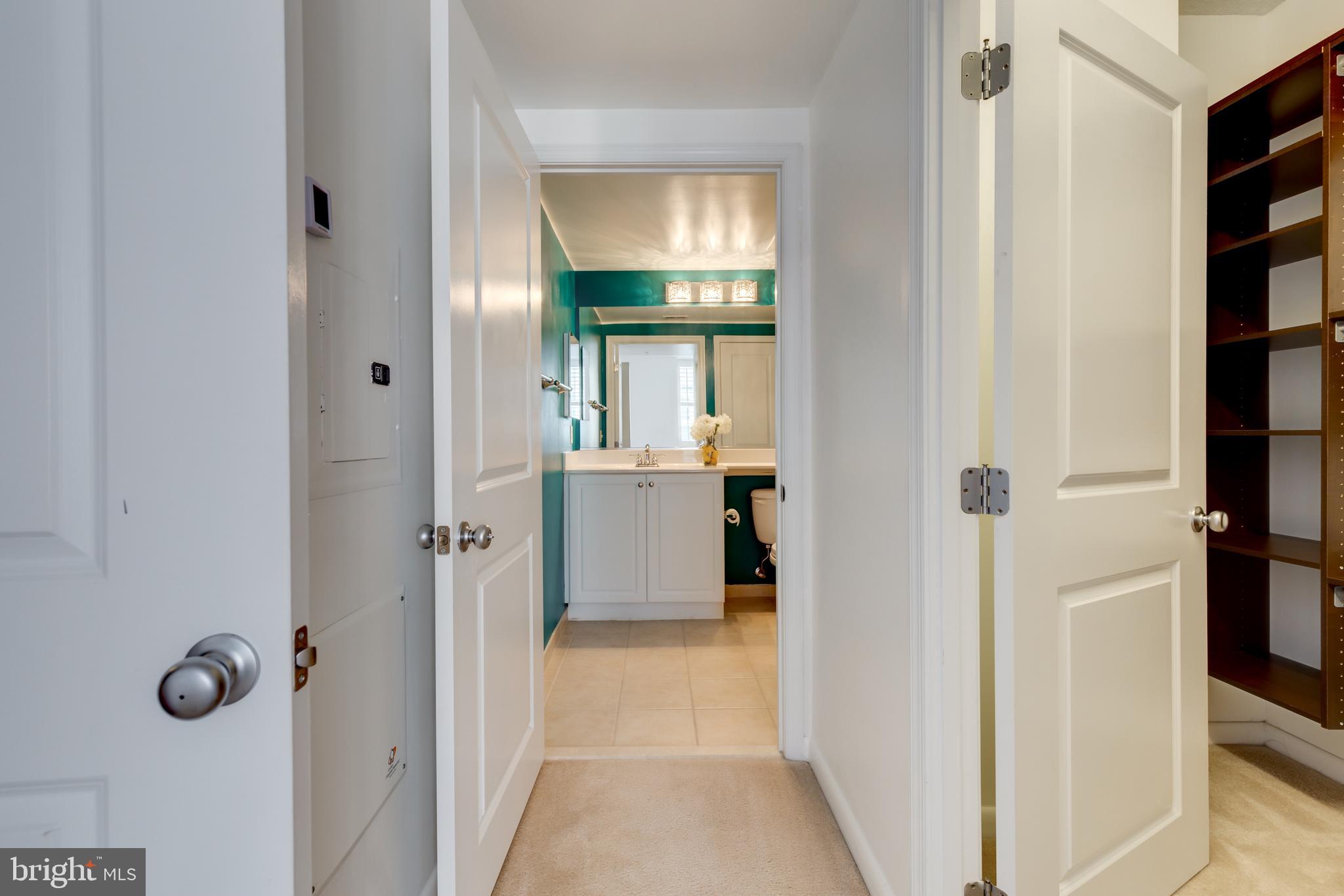 851 North Glebe Road, Unit 1020 Arlington, VA 22203 - Photo 32 of 52 Hallway to Bathroom