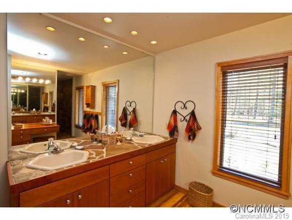 36 Southeast Ridge Road Cashiers, NC 28717 - Photo 21 of 24 Gallery Image 21