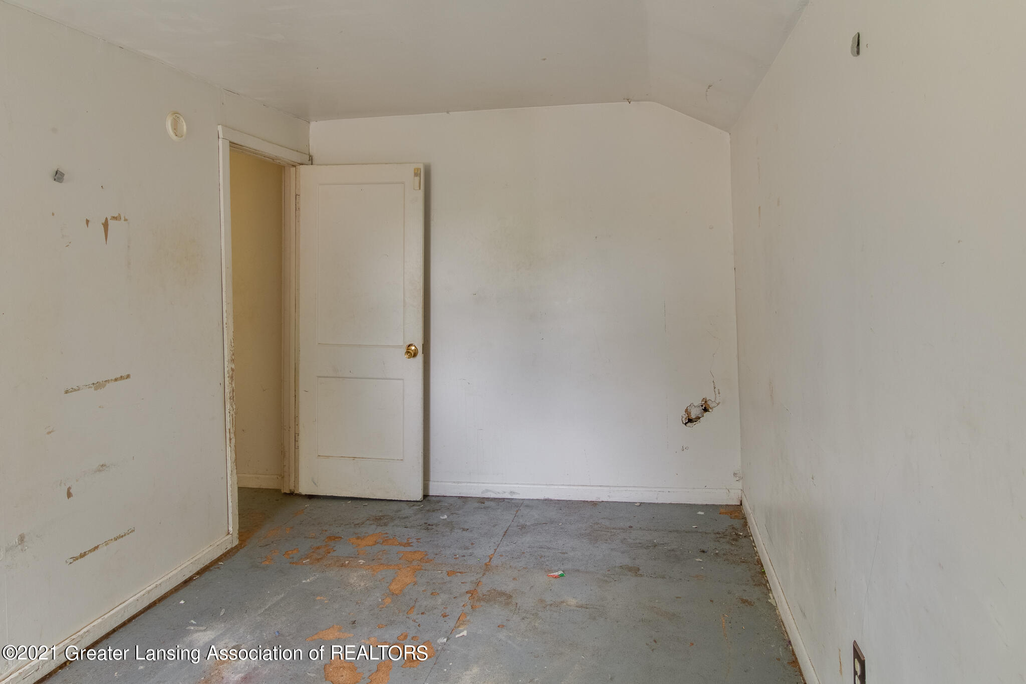 2116 Ives Road Leslie, MI 49251 - Photo 31 of 39 2116_Ives_CASSIE-42