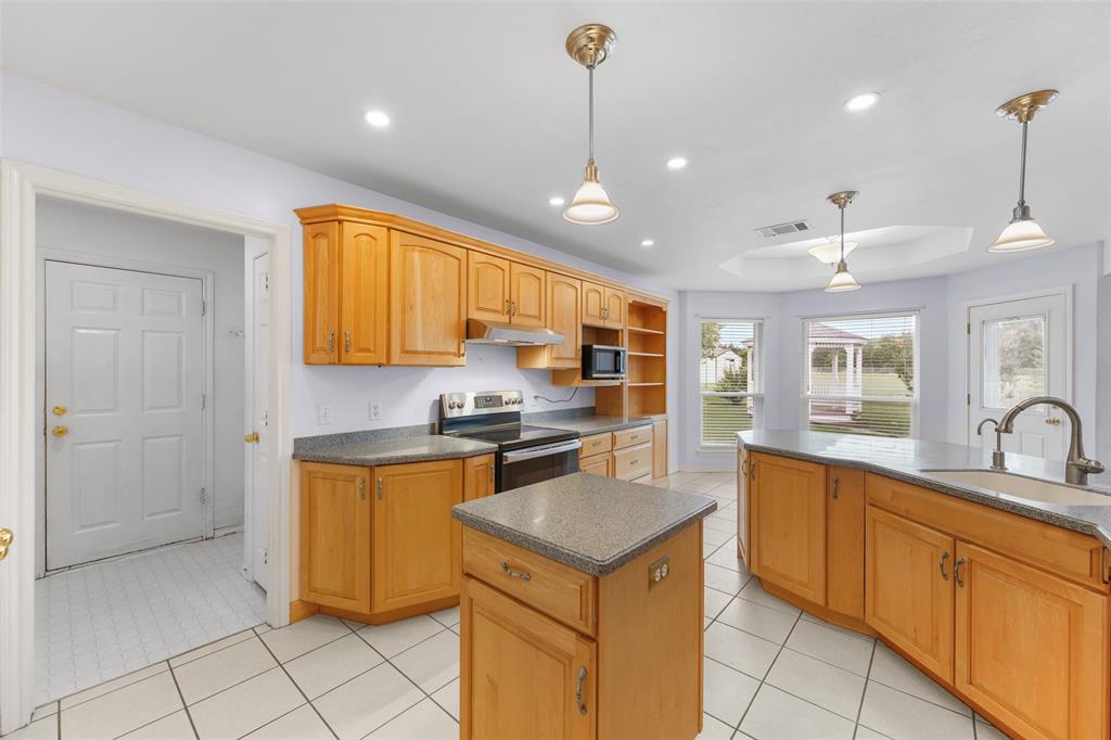 830 South Clinton Lane Midlothian, TX 76065 - Photo 13 of 33