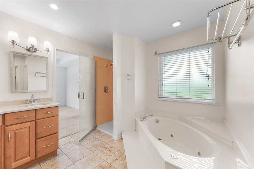 830 South Clinton Lane Midlothian, TX 76065 - Photo 16 of 33