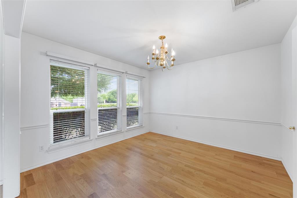 830 South Clinton Lane Midlothian, TX 76065 - Photo 3 of 33