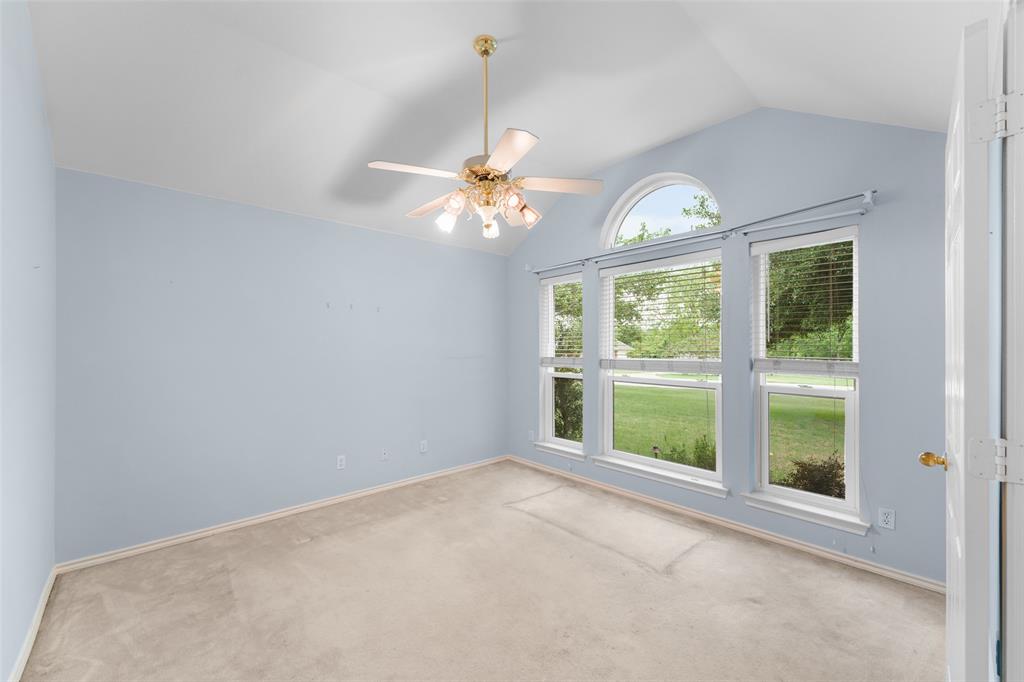 830 South Clinton Lane Midlothian, TX 76065 - Photo 5 of 33