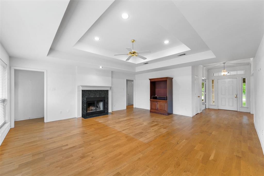 830 South Clinton Lane Midlothian, TX 76065 - Photo 8 of 33