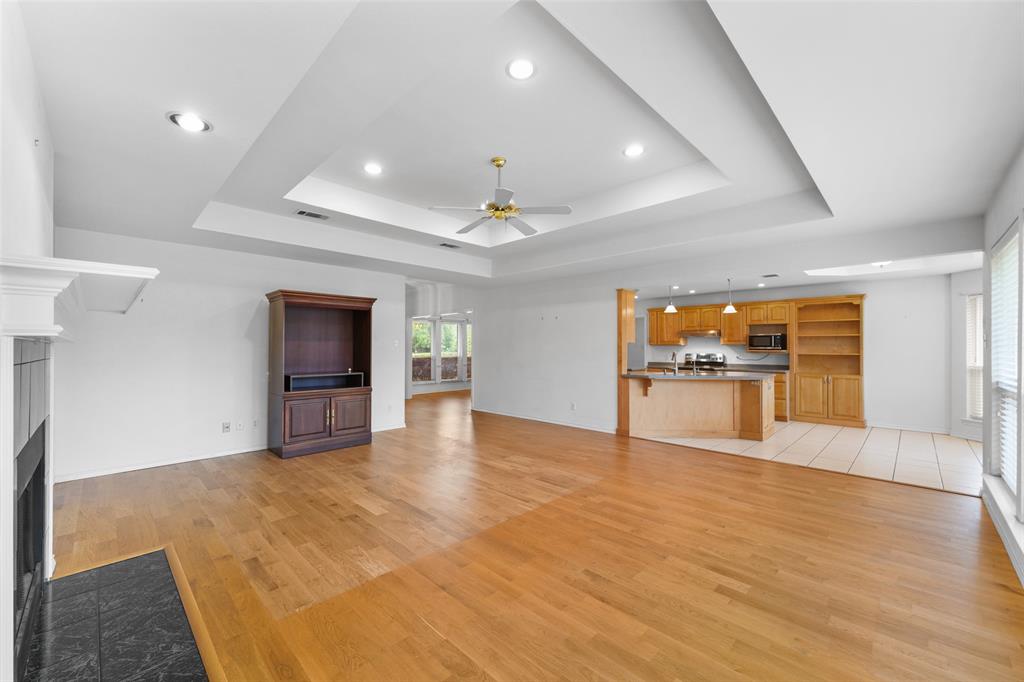 830 South Clinton Lane Midlothian, TX 76065 - Photo 9 of 33