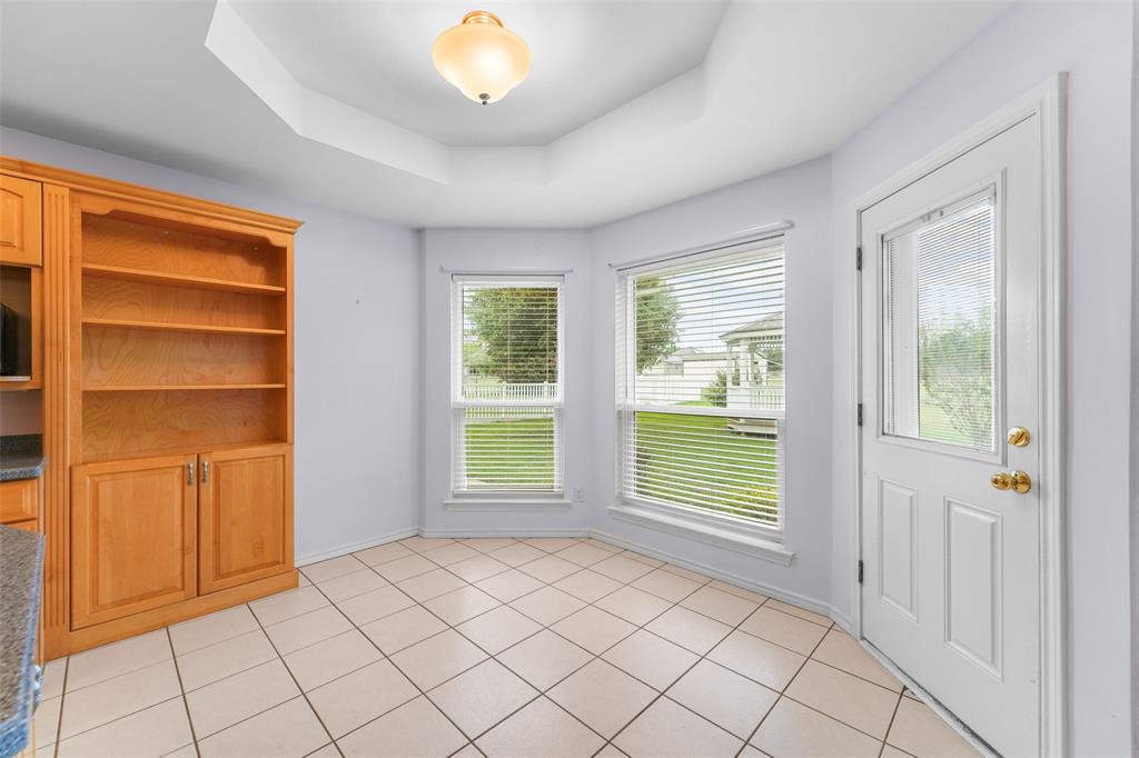 830 South Clinton Lane Midlothian, TX 76065 - Photo 10 of 33