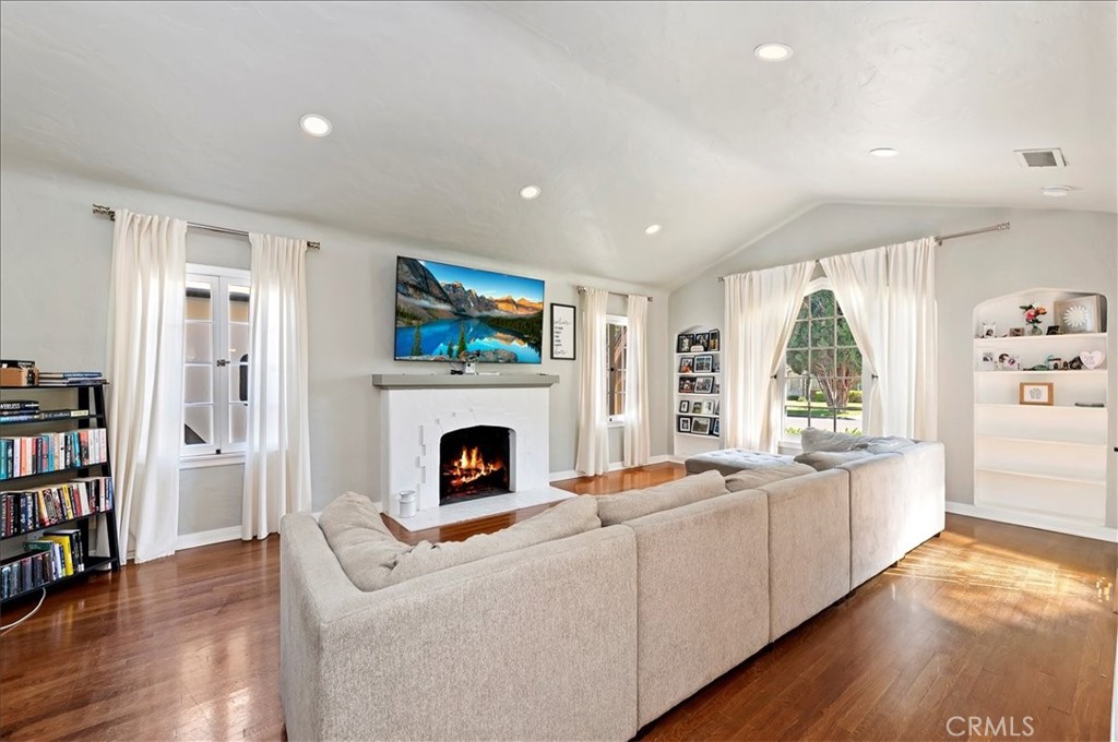 3968 Elmwood Court Riverside, CA 92506 - Photo 10 of 38