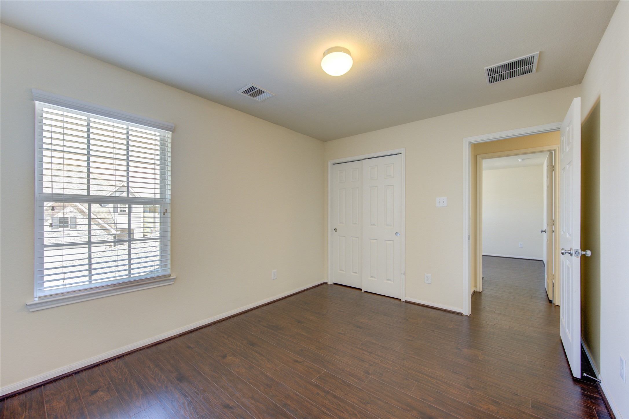 6518 Wilshire Ridge Houston, TX 77040 - Photo 24 of 30 Spacious secondary bedroom 2 on second floor.