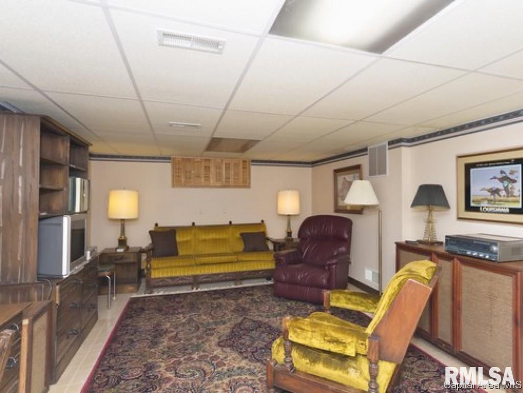 9 Alberta Lane Springfield, IL 62704 - Photo 11 of 15 Gallery Image 11
