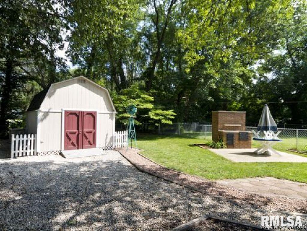 9 Alberta Lane Springfield, IL 62704 - Photo 13 of 15 Gallery Image 13