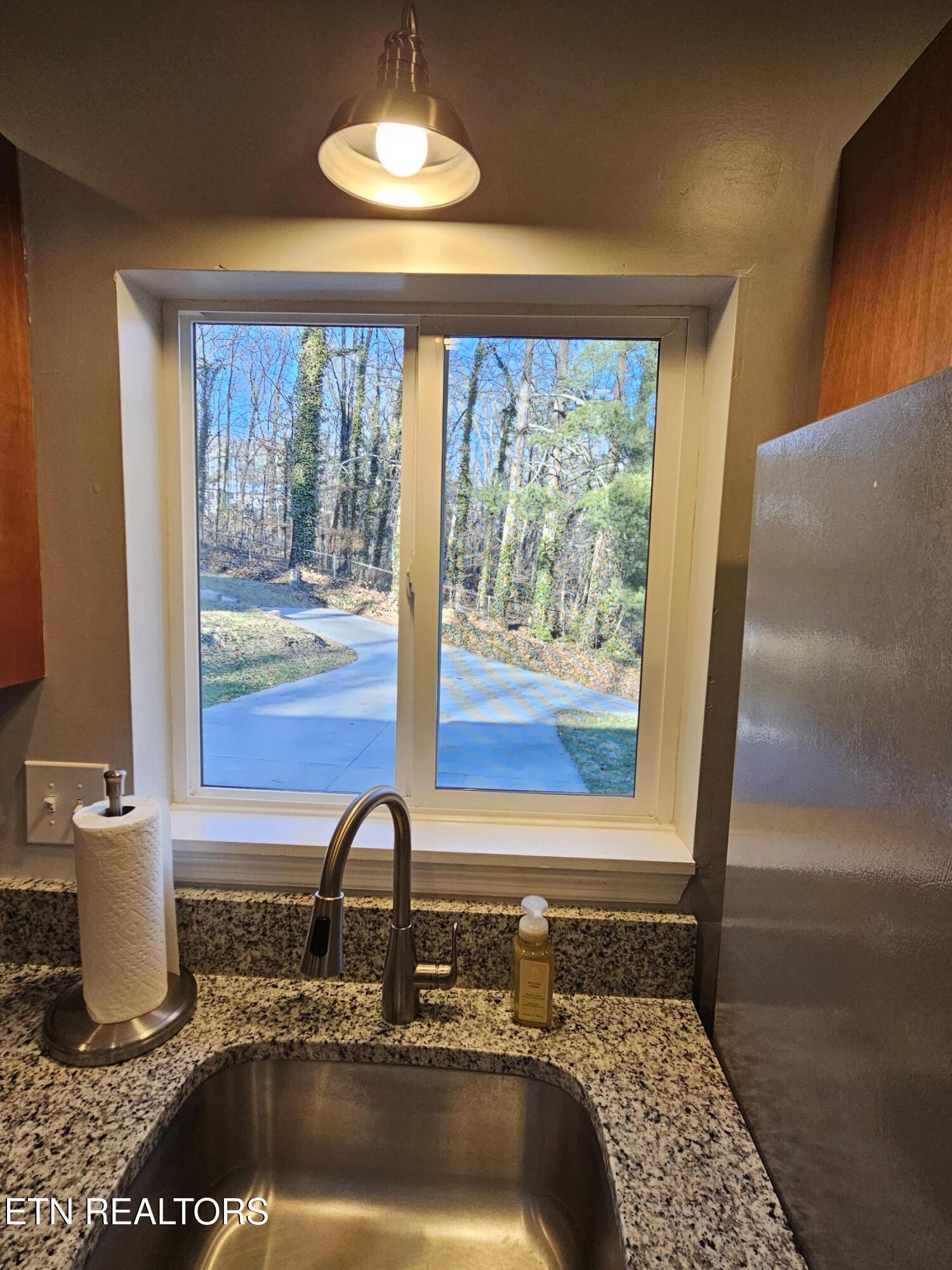 123 Taylor Road Oak Ridge, TN 37830 - Photo 19 of 42 20250128_155112
