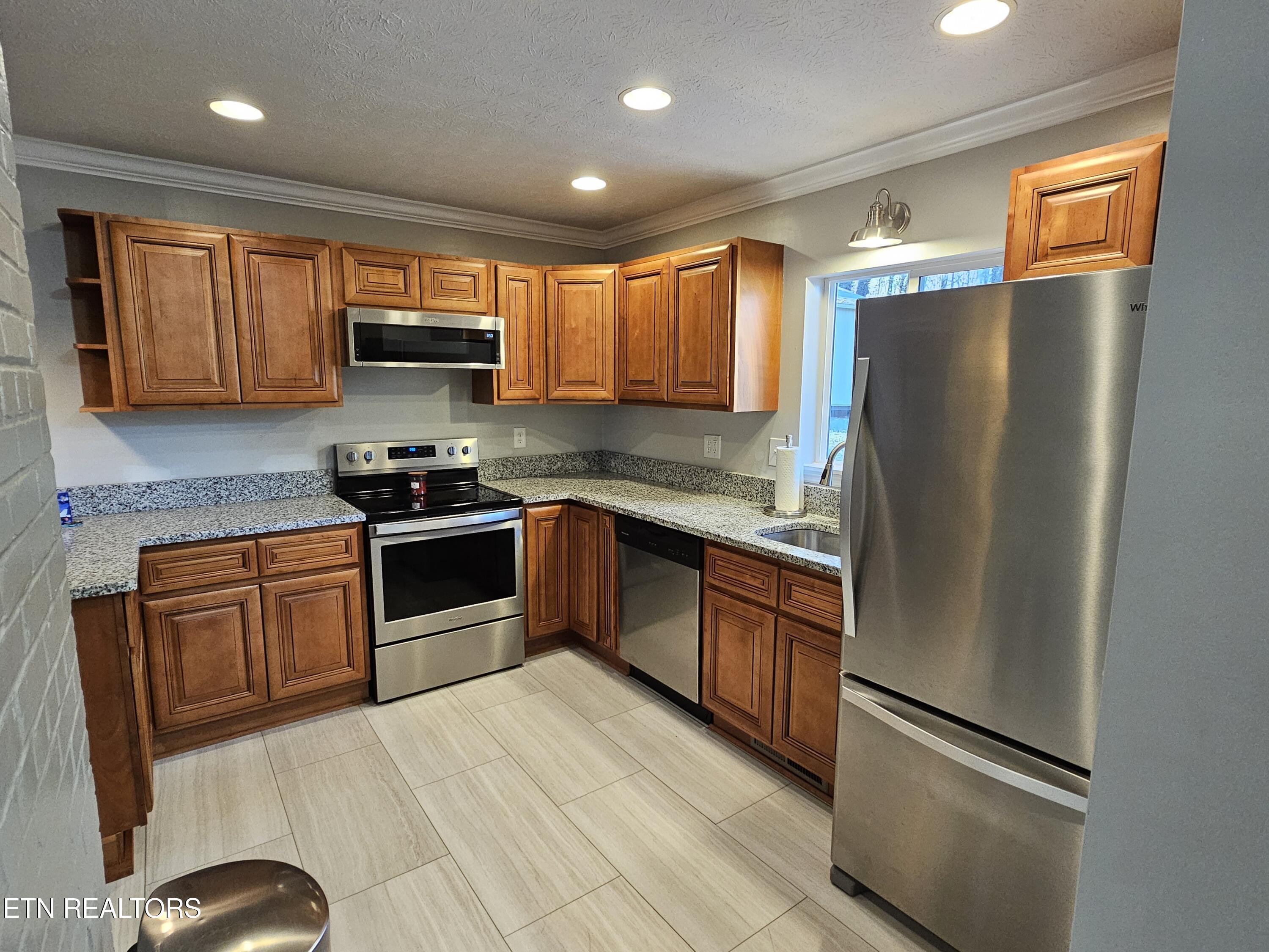 123 Taylor Road Oak Ridge, TN 37830 - Photo 20 of 42 20250128_155037