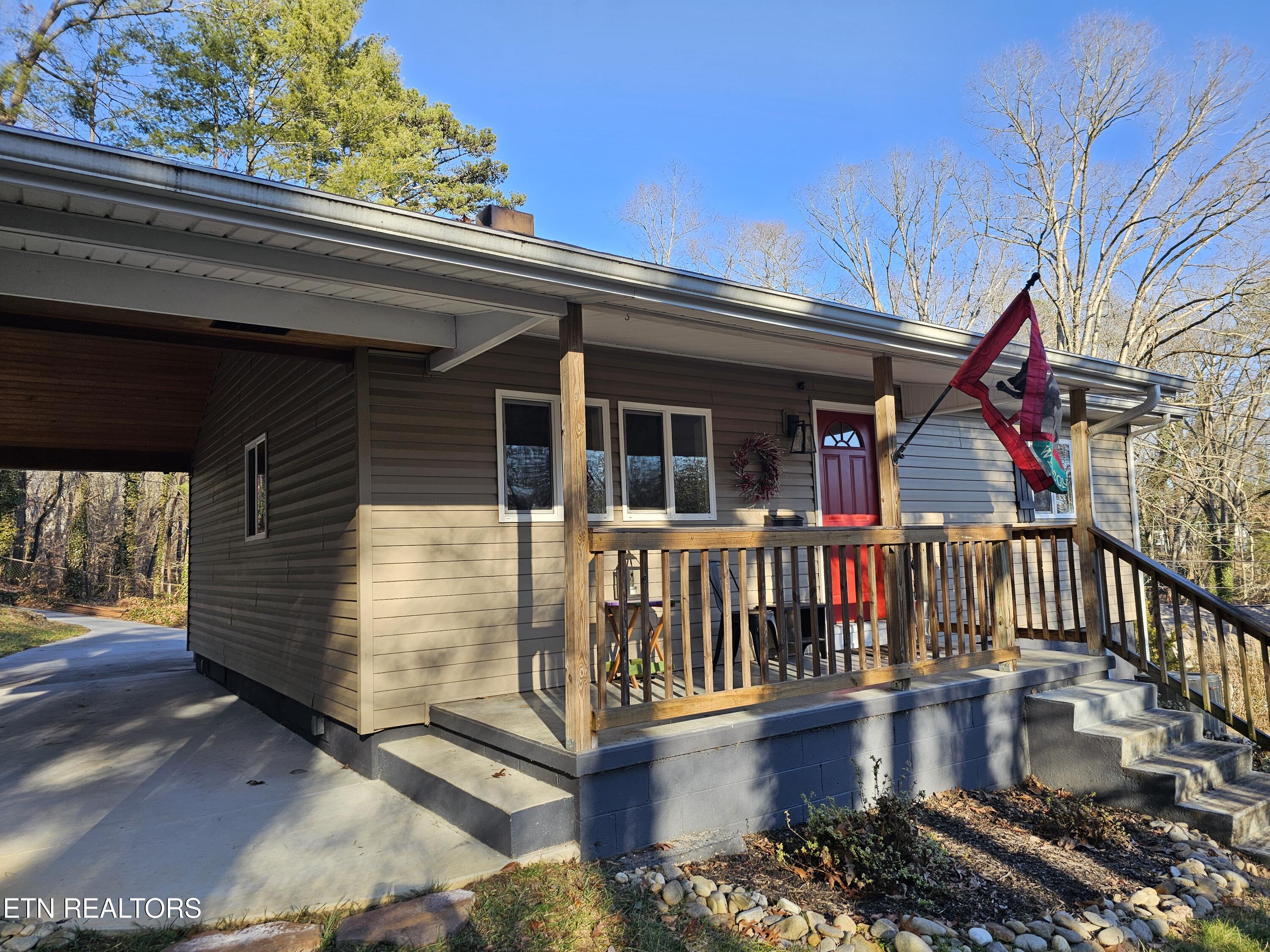 123 Taylor Road Oak Ridge, TN 37830 - Photo 2 of 42 20250128_160338