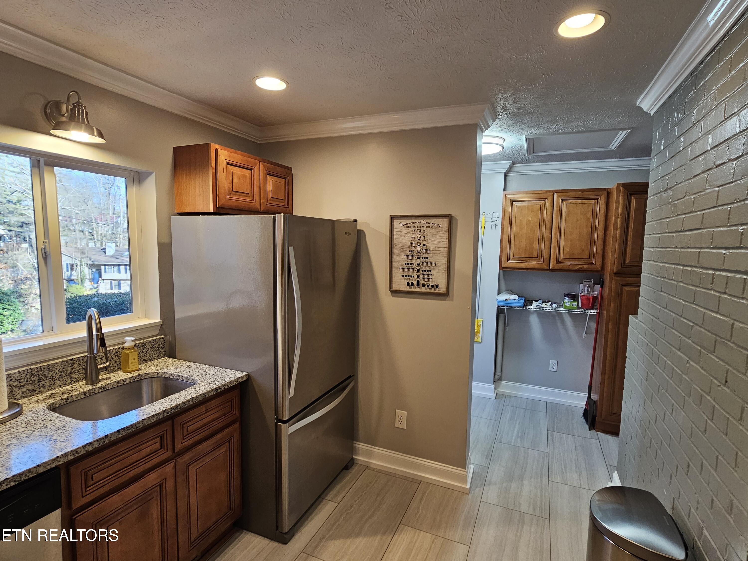 123 Taylor Road Oak Ridge, TN 37830 - Photo 21 of 42 20250128_155017