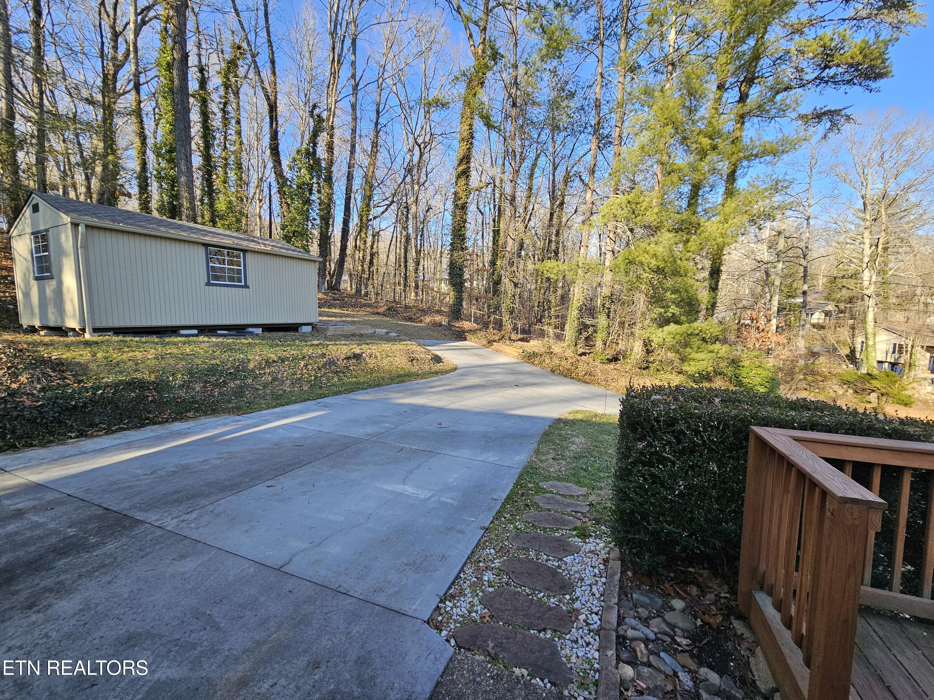 123 Taylor Road Oak Ridge, TN 37830 - Photo 37 of 42 20250128_155552