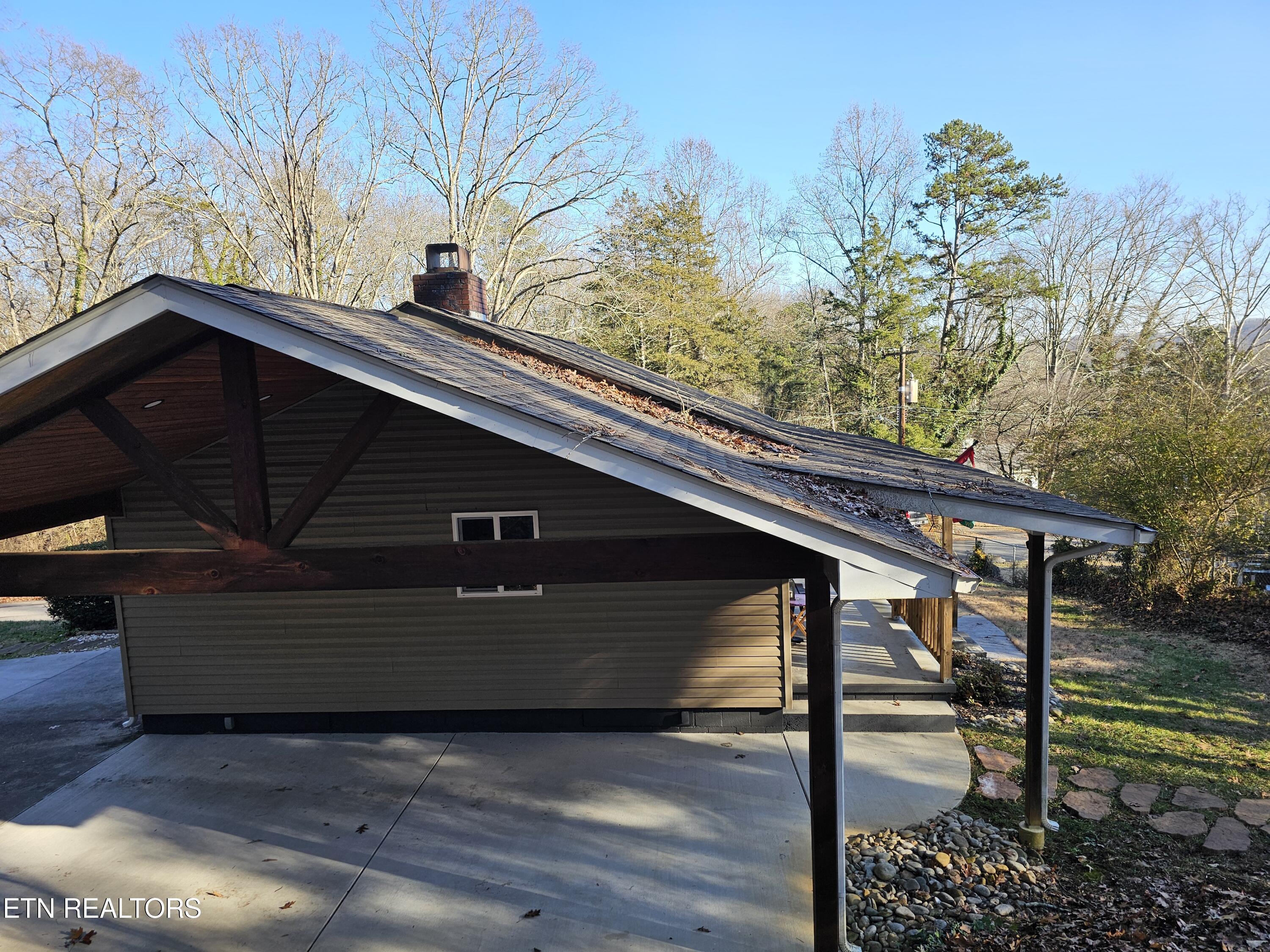 123 Taylor Road Oak Ridge, TN 37830 - Photo 4 of 42 20250128_160145