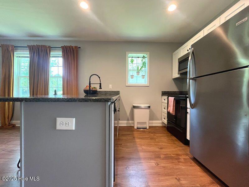 162 Midway Road Aberdeen, NC 28315 - Photo 15 of 38 162 kitchen 2