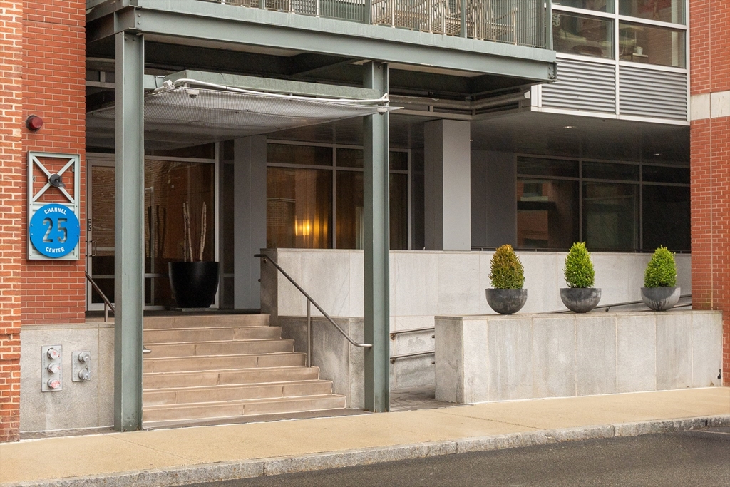 25 Channel Center Street, Unit 212 Boston, MA 02210 - Photo 20 of 23