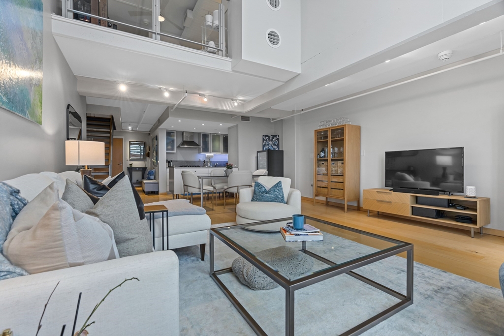 25 Channel Center Street, Unit 212 Boston, MA 02210 - Photo 5 of 23