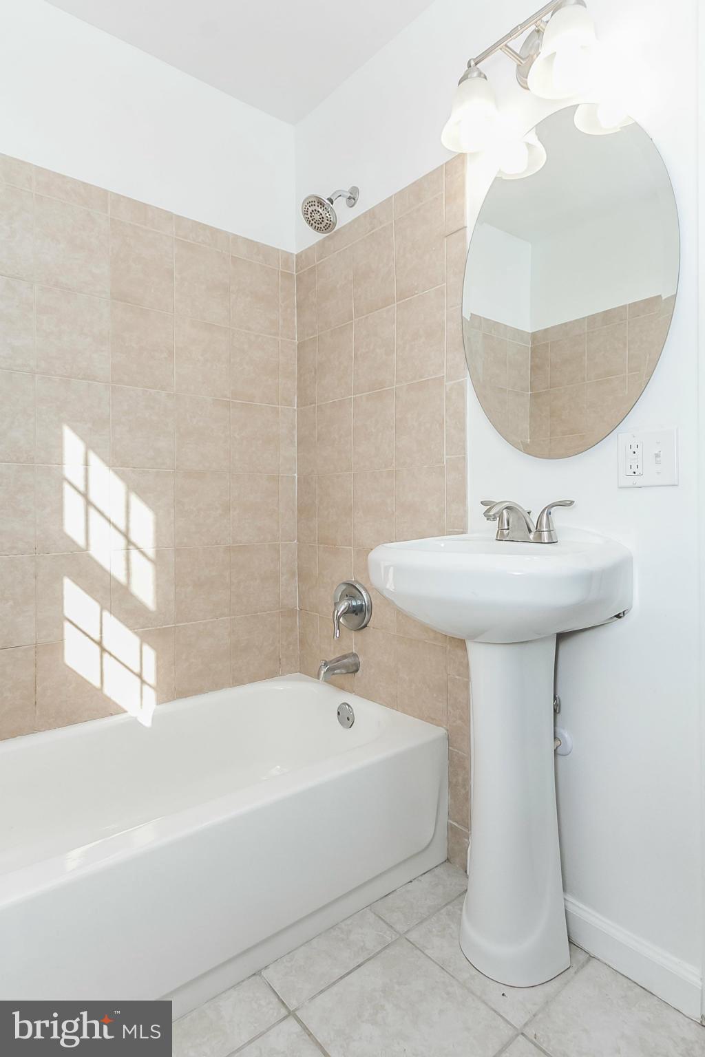8609 Oakleigh Road Baltimore, MD 21234 - Photo 16 of 30 Bath