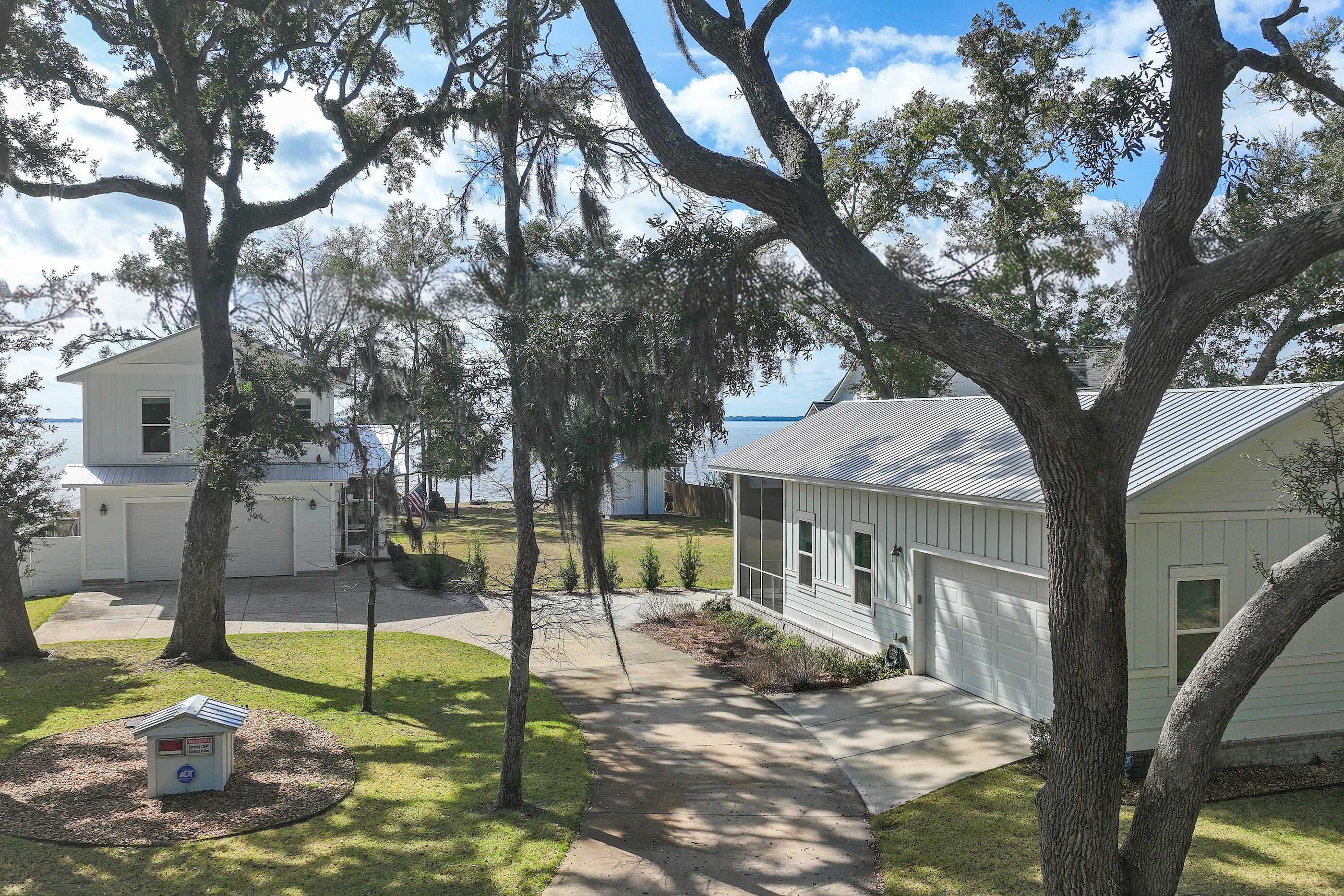 315 Red Barn Road Freeport, FL 32439 - Photo 2 of 63 .