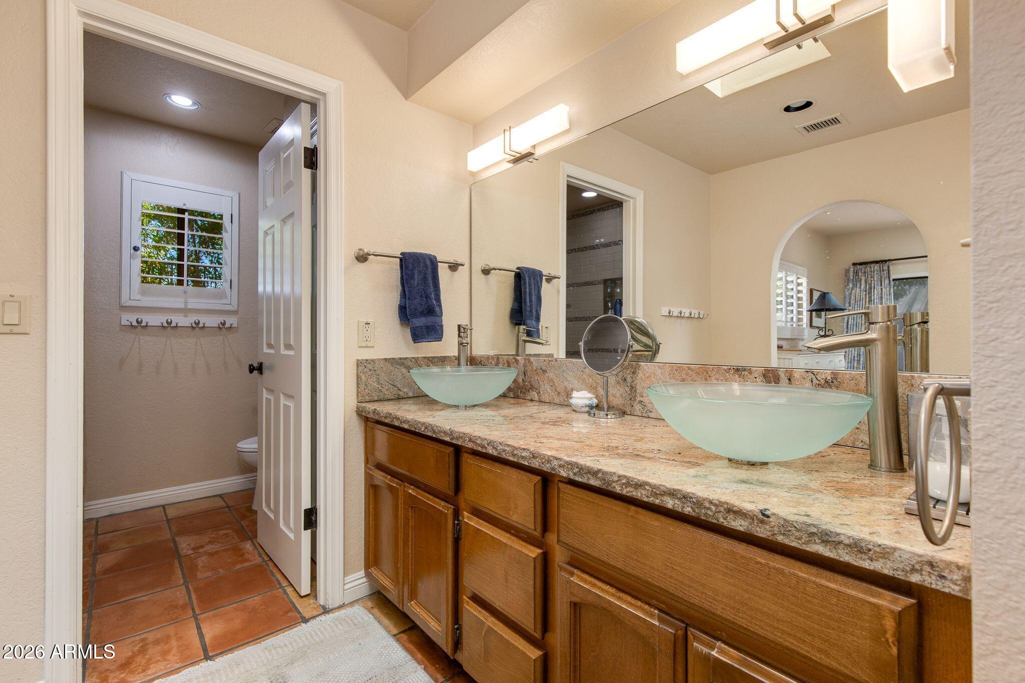 6186 North 28th Place Phoenix, AZ 85016 - Photo 9 of 17 Primary Bathroom