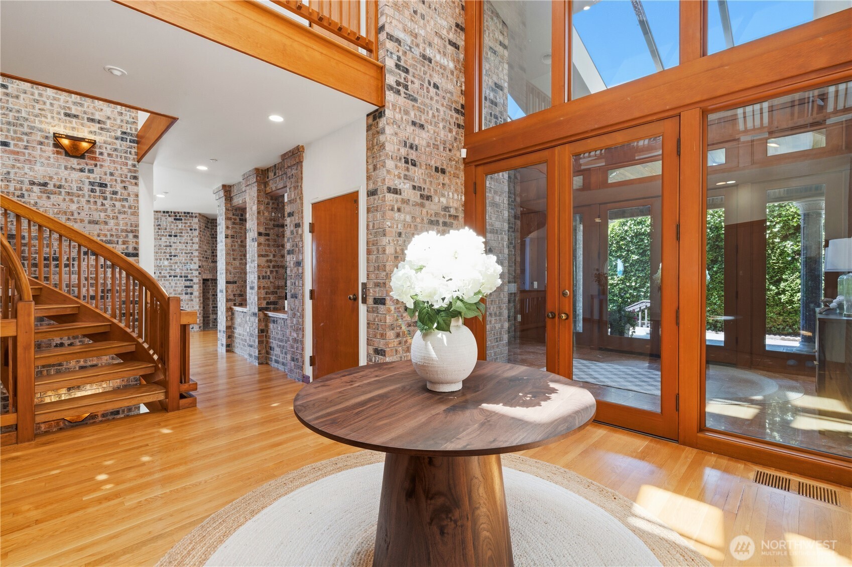 8279 West Mercer Way Mercer Island, WA 98040 - Photo 8 of 40