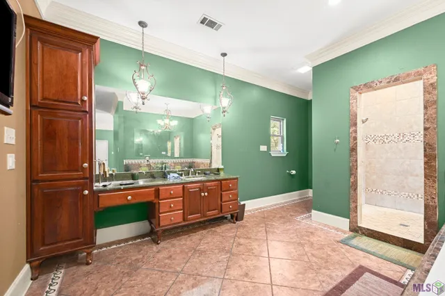 $1,080,000 | 12611 Old Hammond Highway, Baton Rouge, LA 70816