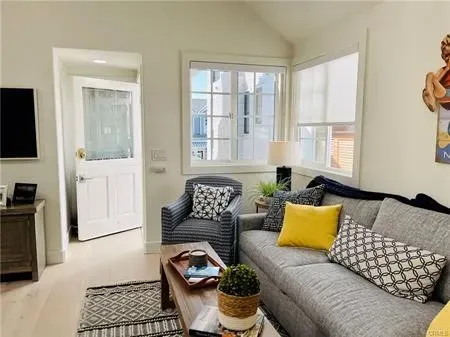 $5,900 | 212 Garnet Avenue, Newport Beach, CA 92662