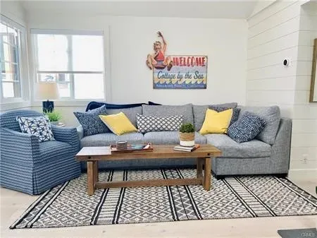 $5,900 | 212 Garnet Avenue, Newport Beach, CA 92662