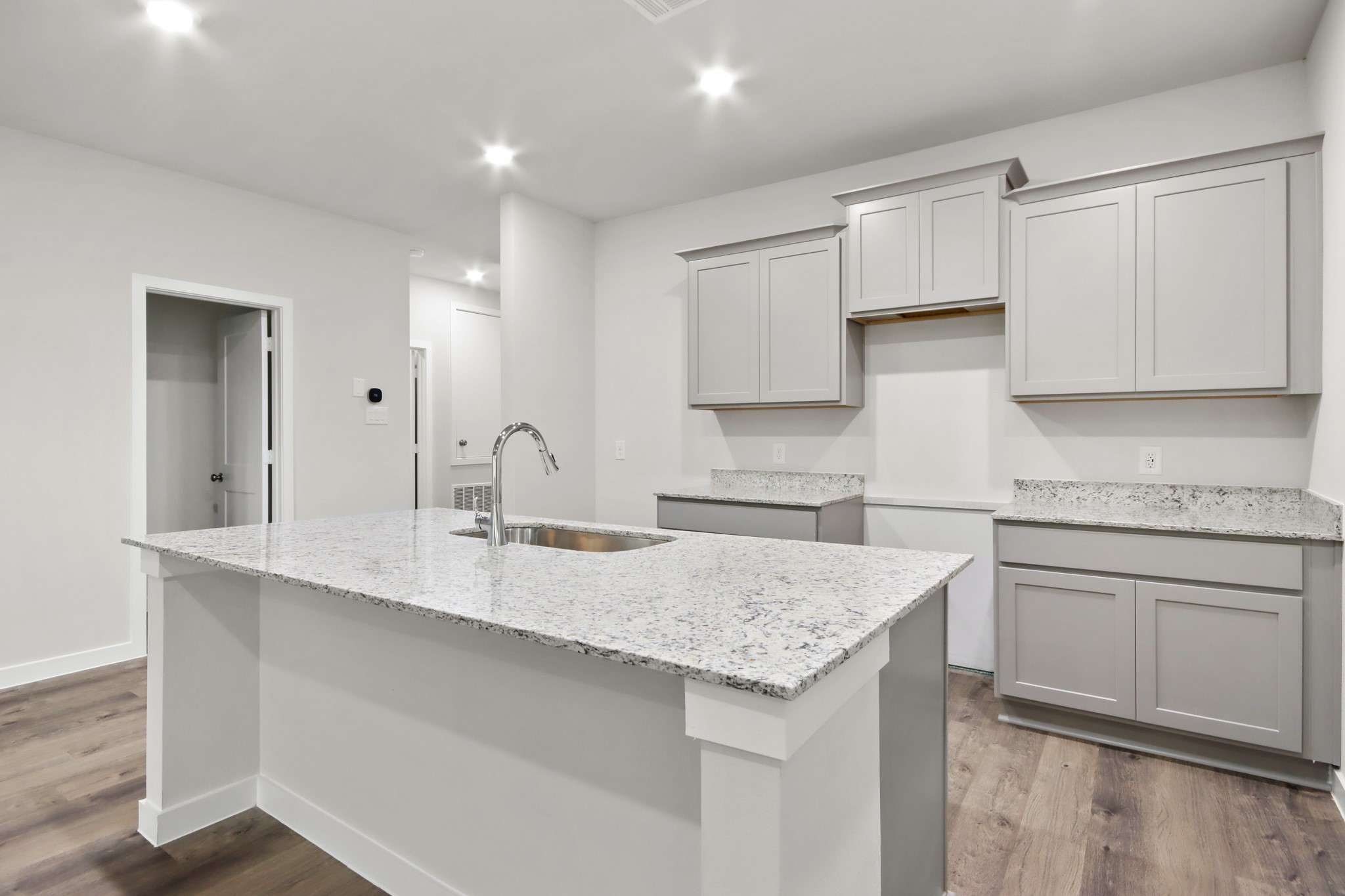 541 Shoreview Drive Conroe, TX 77303 - Photo 8 of 25 Representative Photo