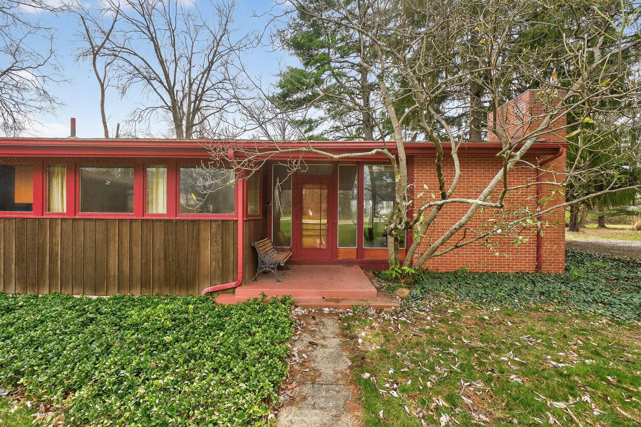 91 Pocono Road Columbus, OH 43235 - Photo 5 of 26 91 Pocono (Exterior)-8