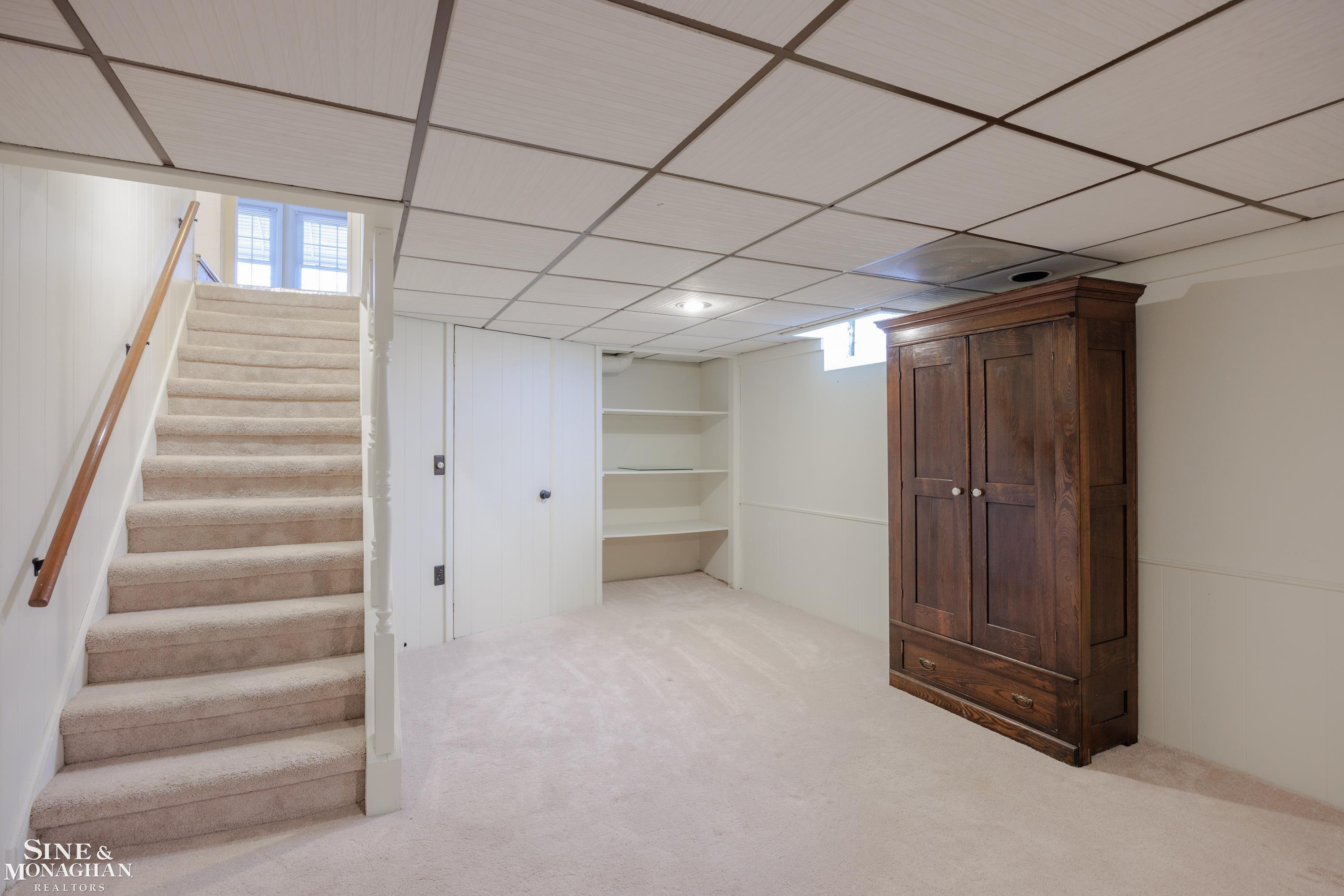 1925 Oxford Road Grosse Pointe, MI 48236 - Photo 19 of 24 50097599-18.JPG