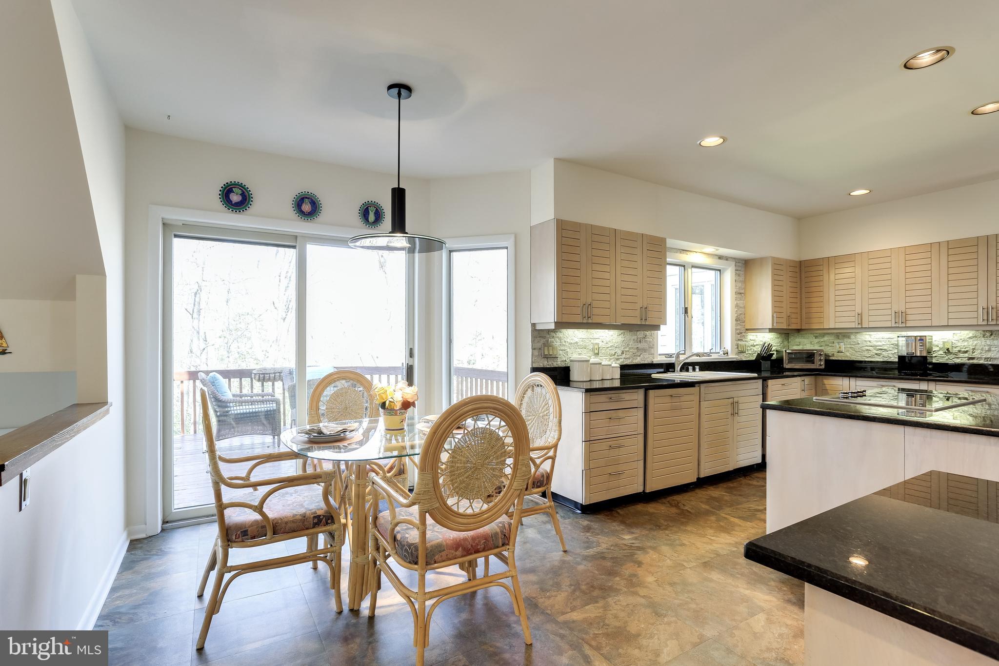 1626 Wyatts Ridge Road Crownsville, MD 21032 - Photo 5 of 40 Gourmet Kitchen with Eat-in area