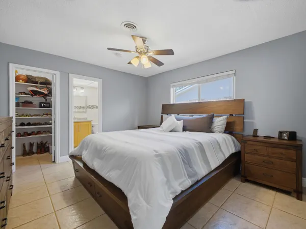$995,700 | 451 Southeast 1st Avenue, Unit A & B, Pompano Beach, FL 33060